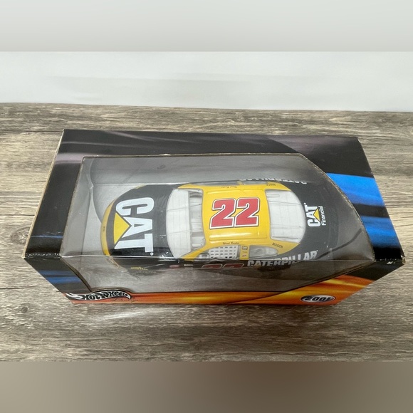 Hot Wheels NASCAR #22 Ward Burton 2001 1:24 Scale Caterpillar Car - New Sealed - Picture 5 of 6